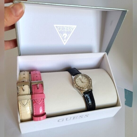 GUESS Y2K Silver Crystal 3 Genuine Leather Alligator Texture Wrist Straps Watch - Picture 4 of 15